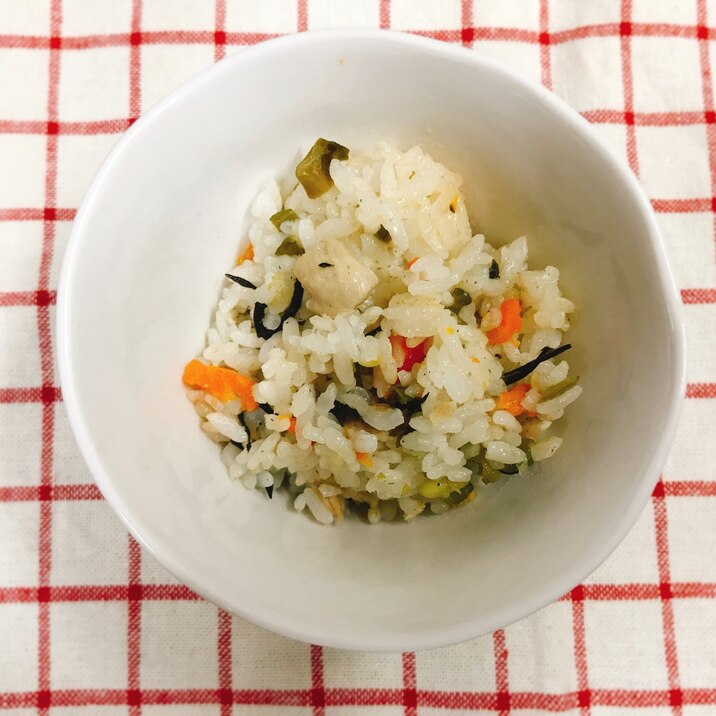 離乳食完了期 鶏もも肉とひじきの炊き込みご飯 レシピ 作り方 By Cocopoteito 楽天レシピ 離乳食完了期 鶏もも肉とひじきの炊き込みご飯 レシピ 作り方 By Cocopoteito 楽天レシピ